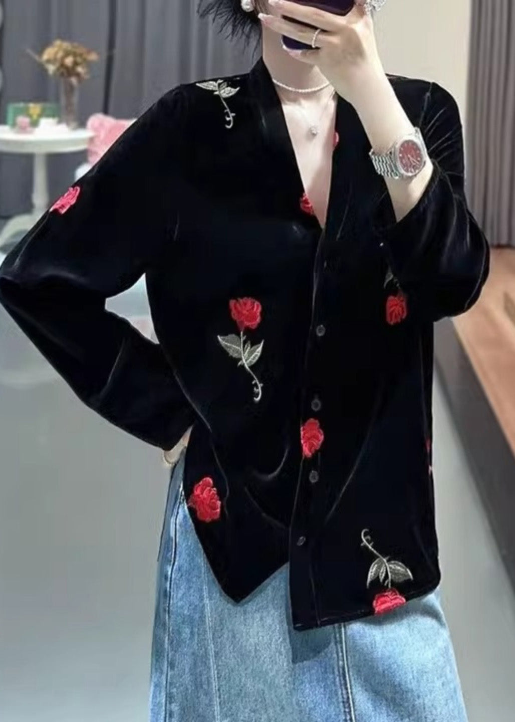 Beautifully Crafted Blouse in a Classic Style
