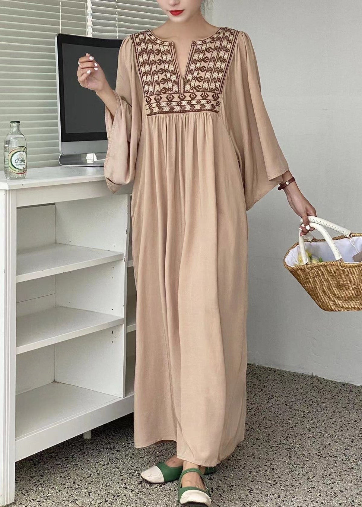 Well Tailored Dress with a Graceful Silhouette
