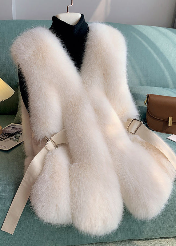 Effortlessly Elegant Garment with a Timeless Design