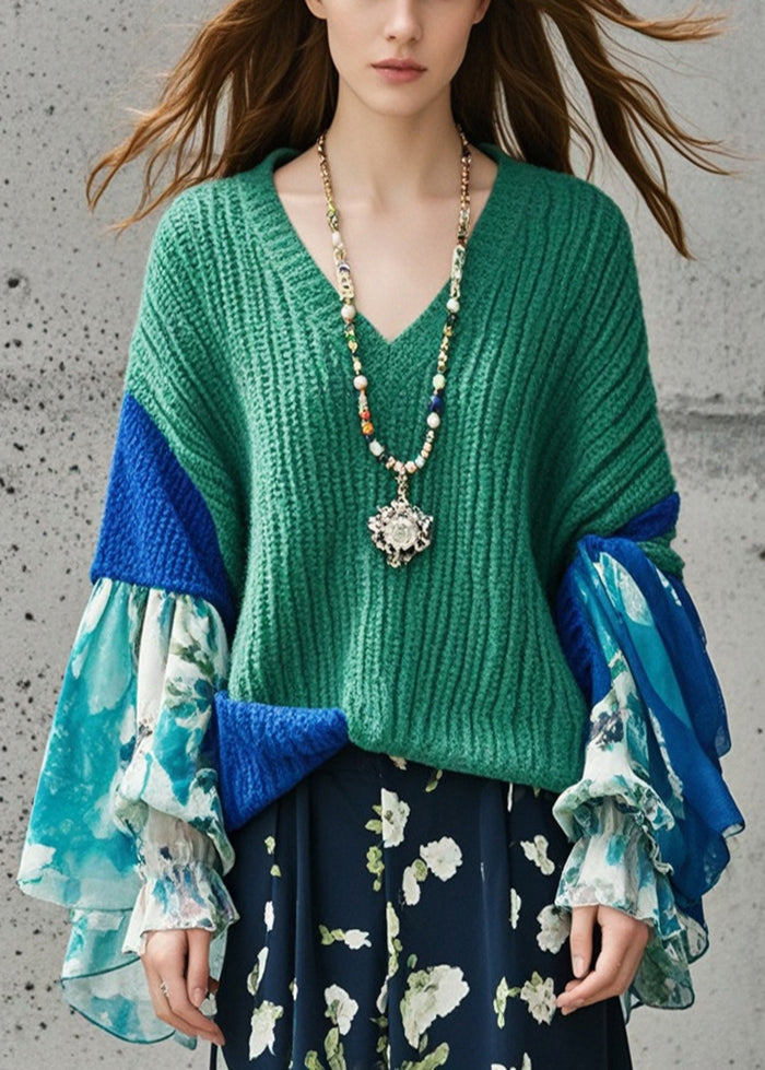 Well Tailored Sweater with a Graceful Silhouette