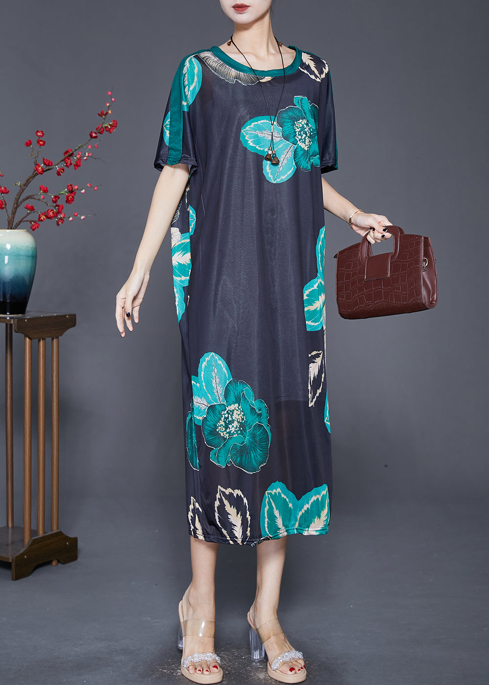 Classic Vintage Dress with a Flattering Fit