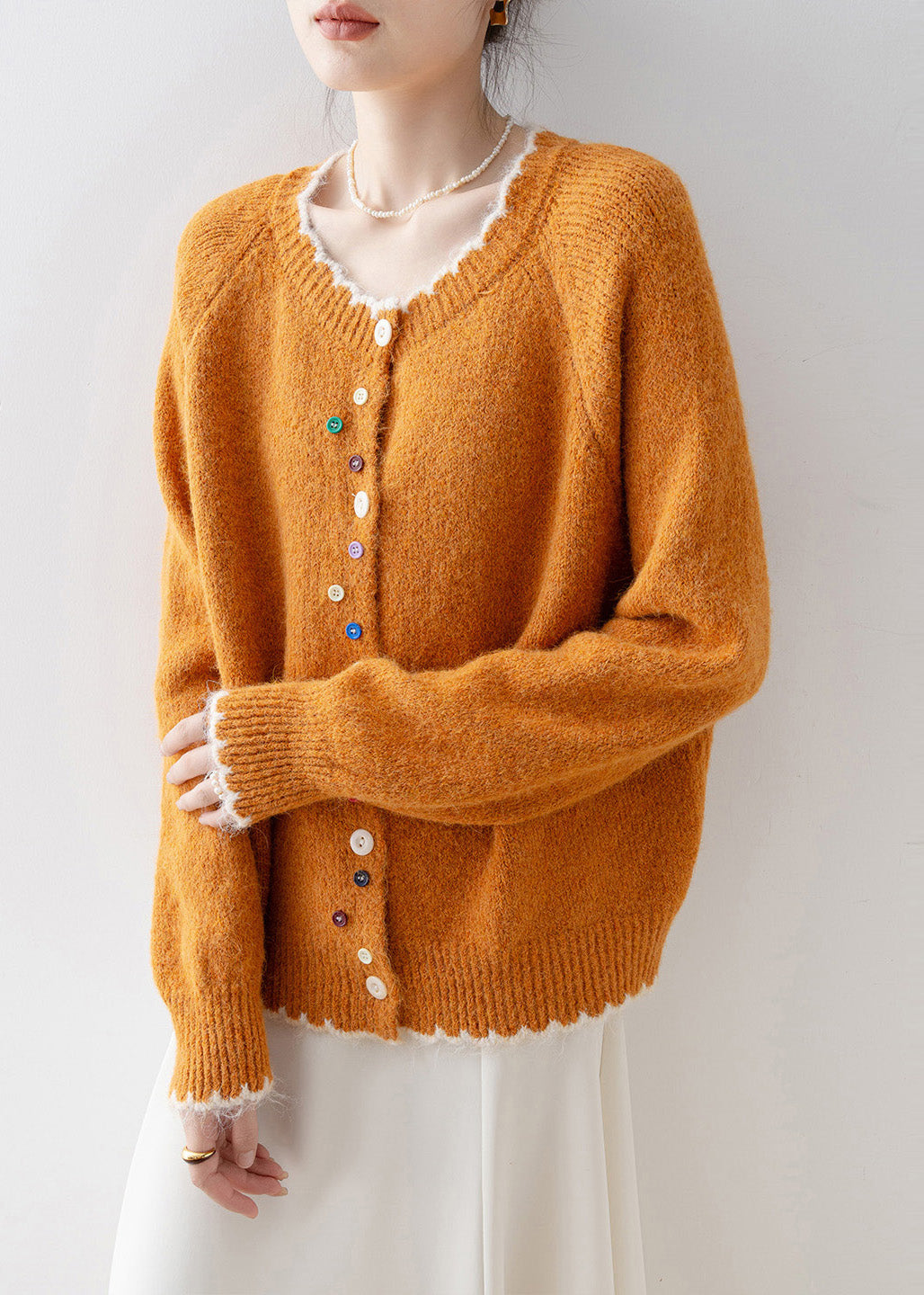 Effortlessly Elegant Cardigan with a Timeless Design