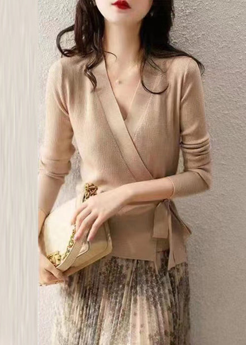 Well Tailored Top with a Graceful Silhouette
