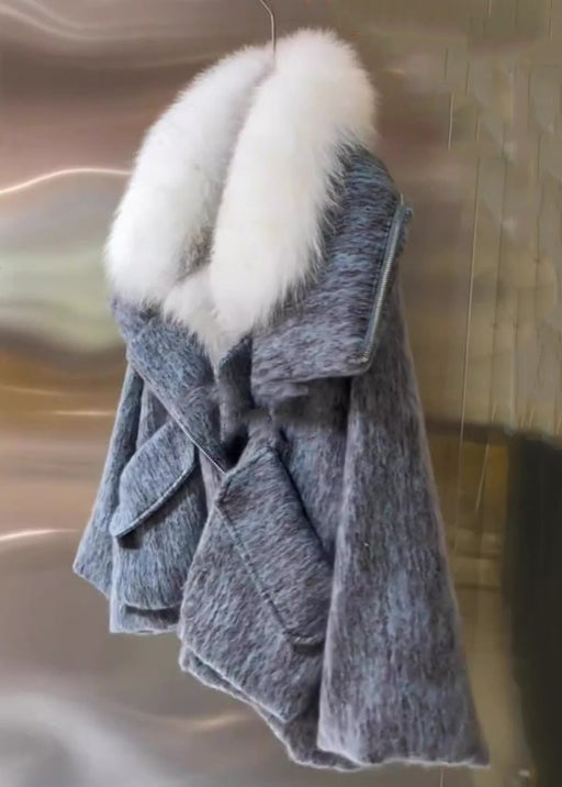 Classic Vintage & Enduringly Stylish Coat