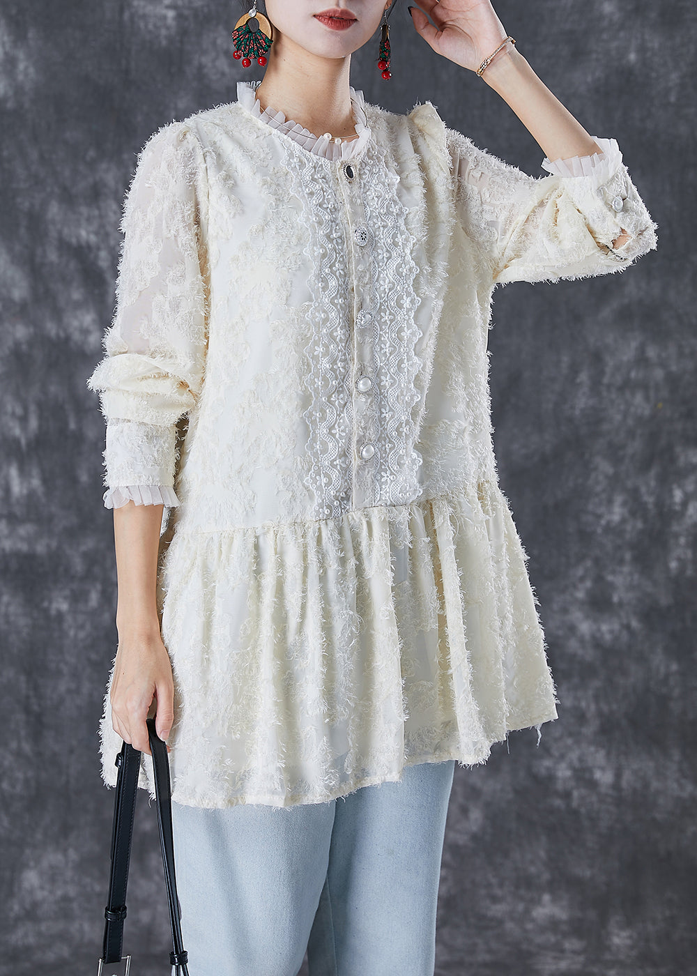 Sophisticated Blouse with a Clean Classic Look