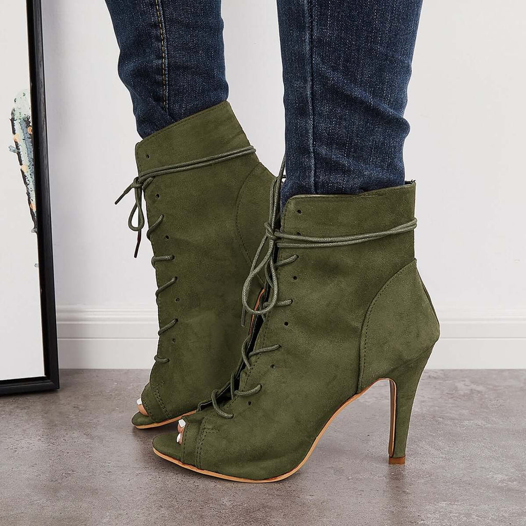 Graceful Orthopedic Boots for Modern Look