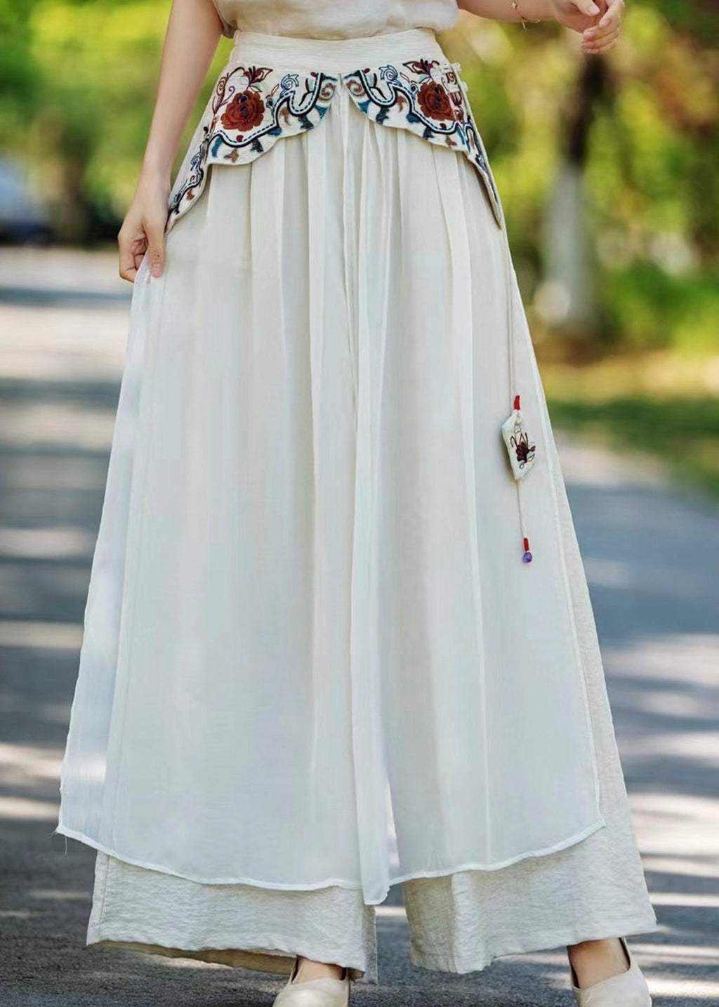Gracefully Styled Pants for Any Occasion