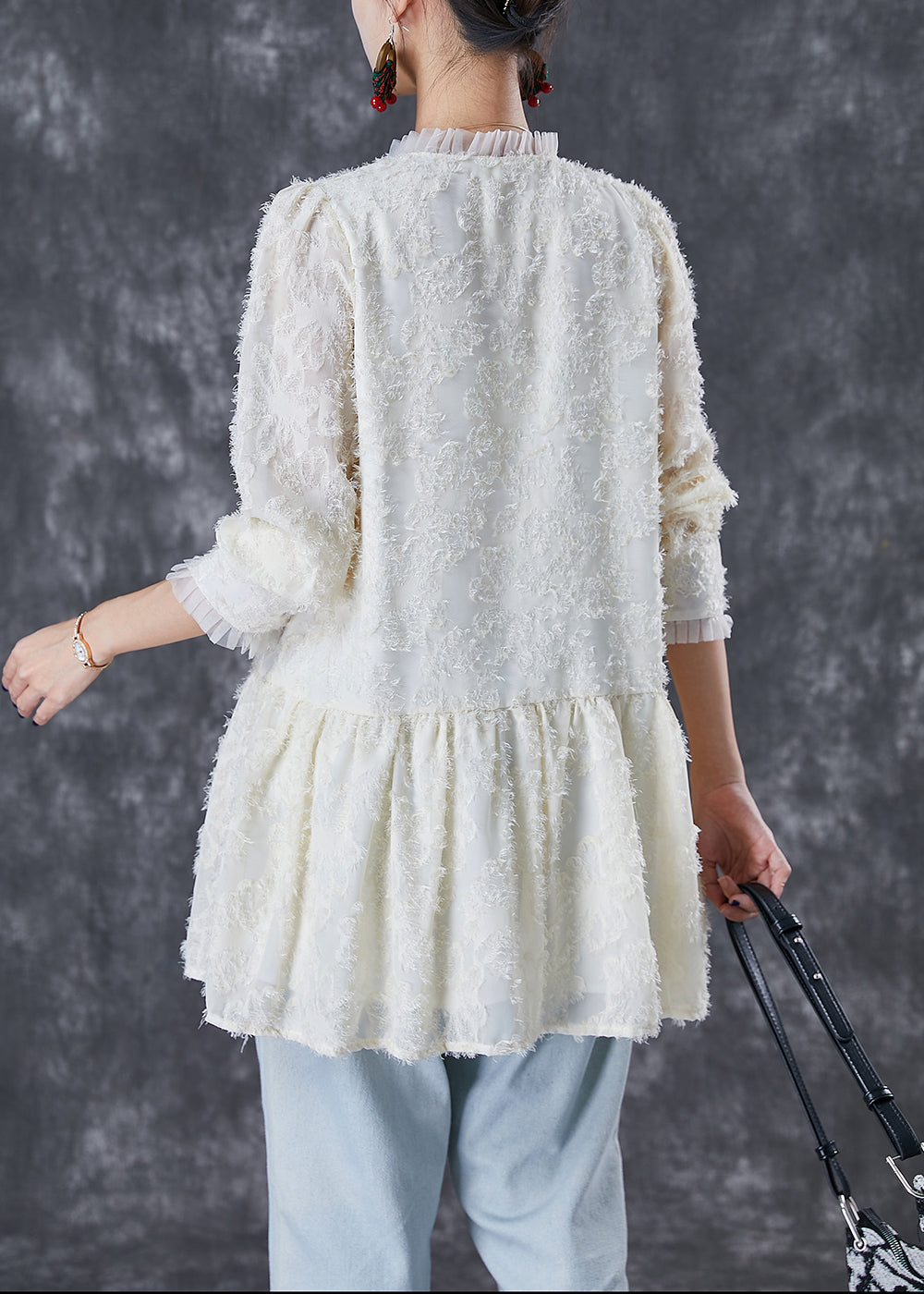 Sophisticated Blouse with a Clean Classic Look