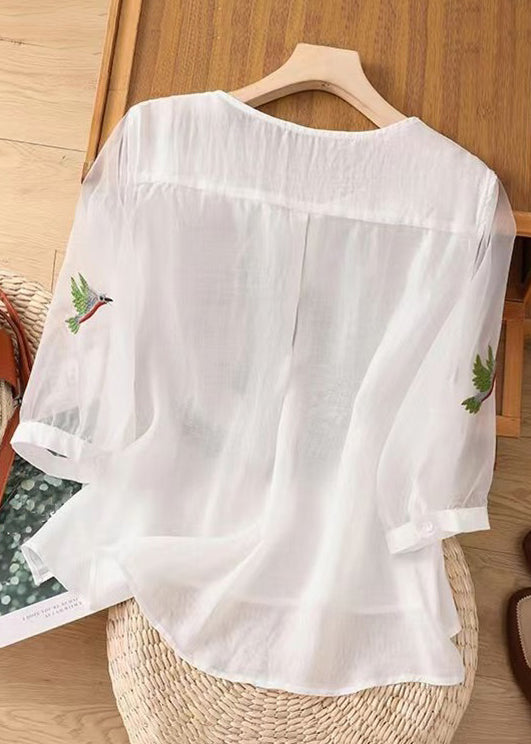 Classic Vintage Shirt with a Flattering Fit