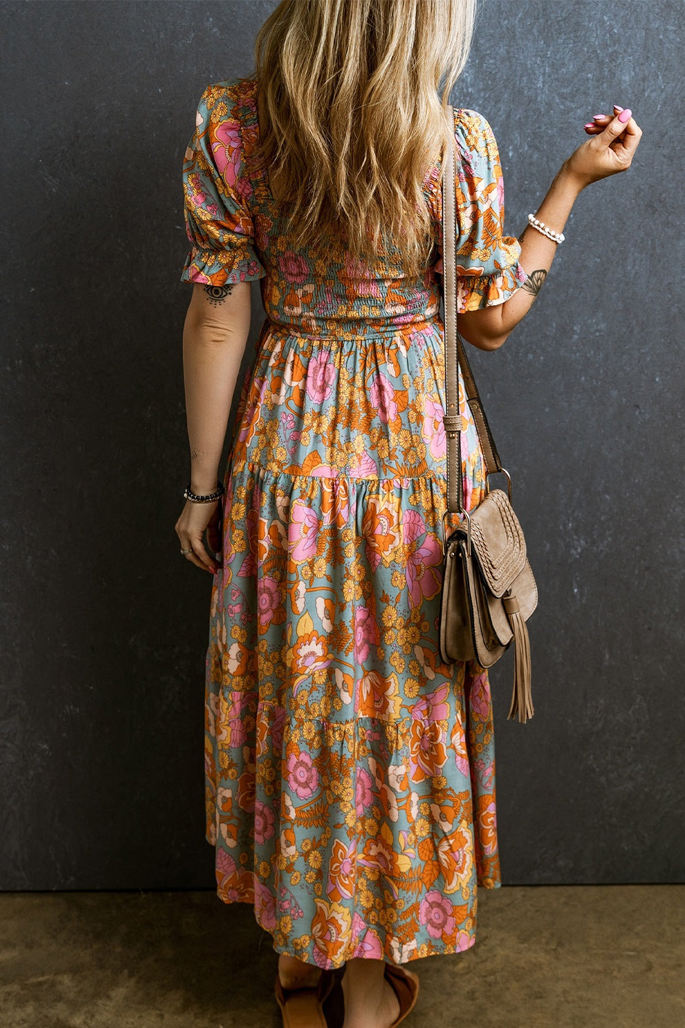 Effortlessly Elegant Dress with a Timeless Design