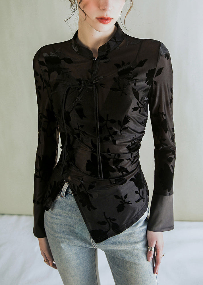 Sophisticated Blouse with a Clean Classic Look