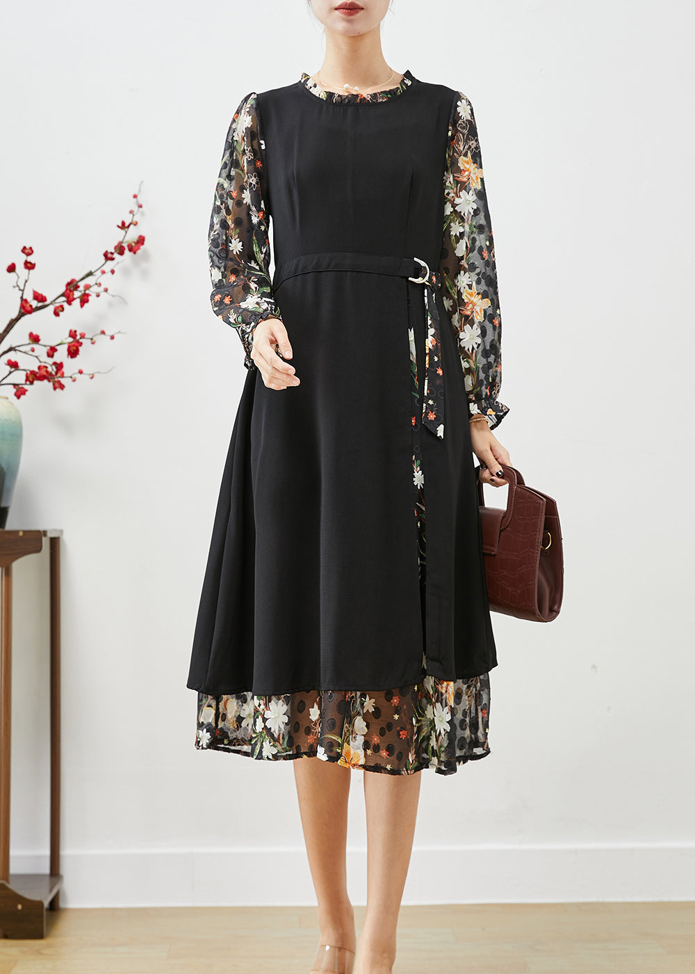 Beautifully Finished Dress in a Timeless Design