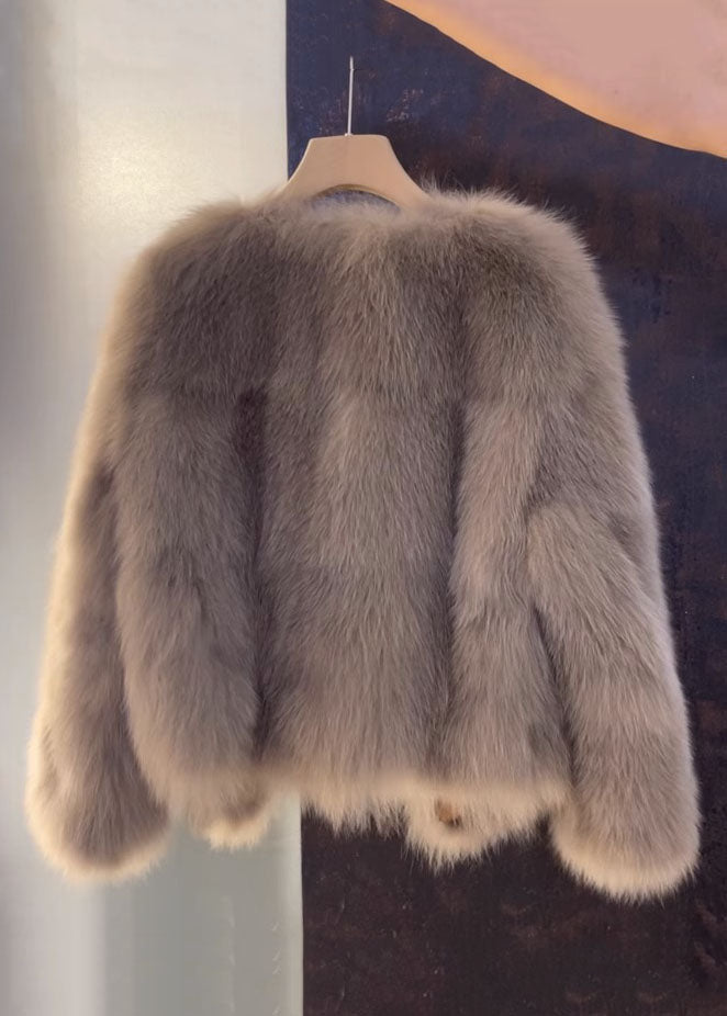 Beautifully Finished Coat in a Timeless Design