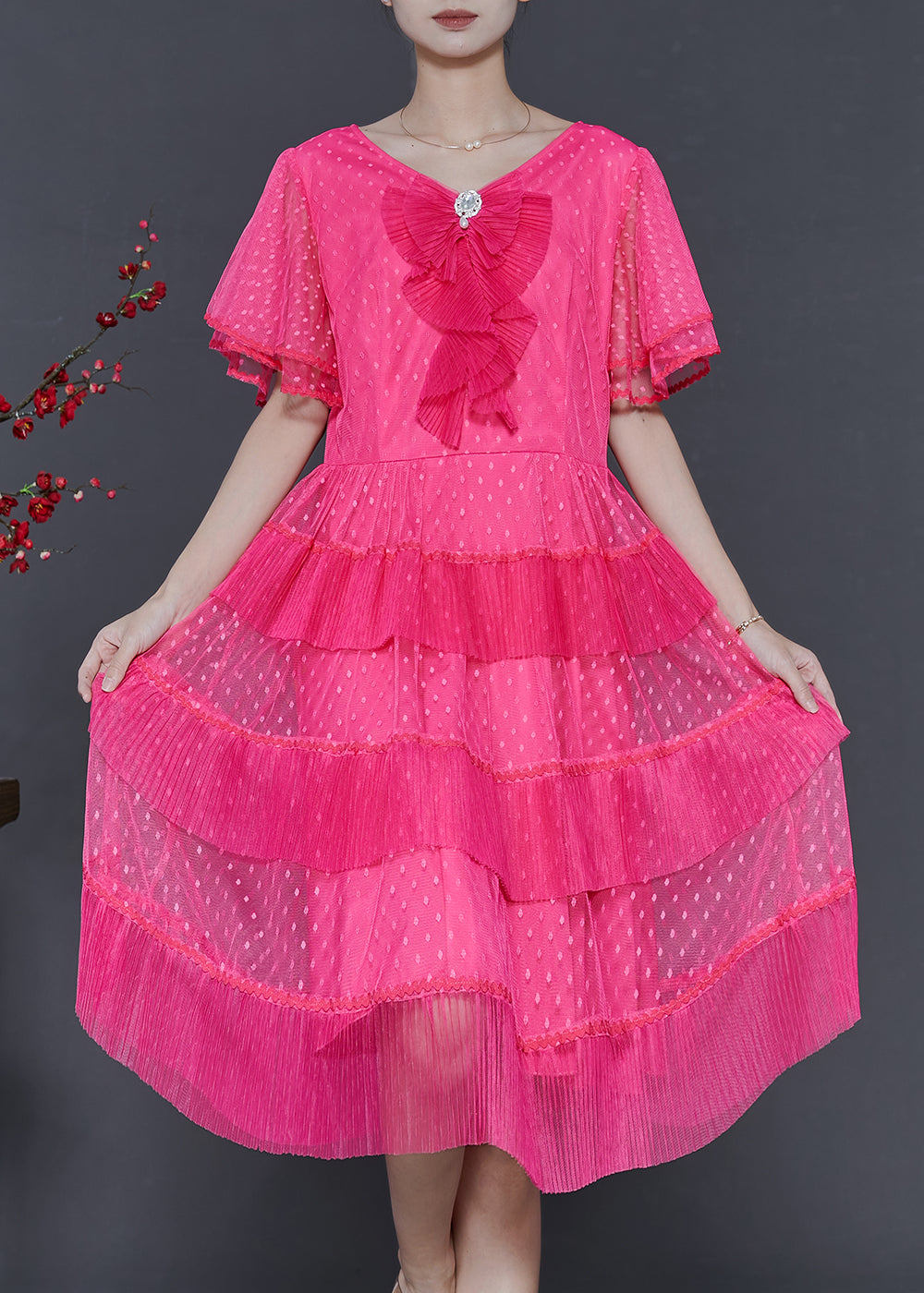 Effortlessly Elegant Dress with a Timeless Design