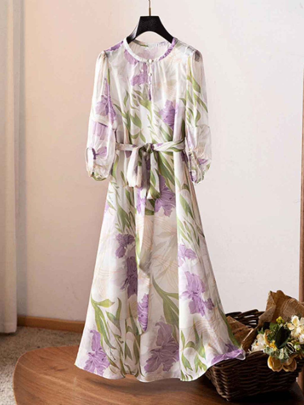 Classic Vintage Dress with a Flattering Fit