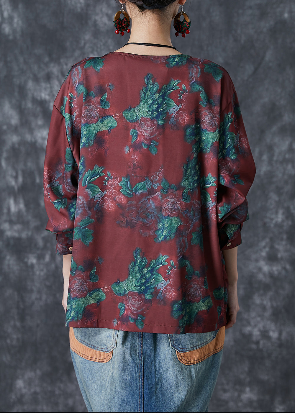 Classic Vintage Shirt with a Flattering Fit