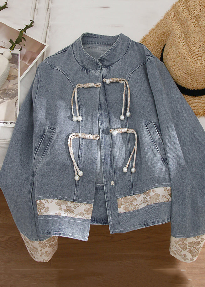 Gracefully Styled Coat for Any Occasion