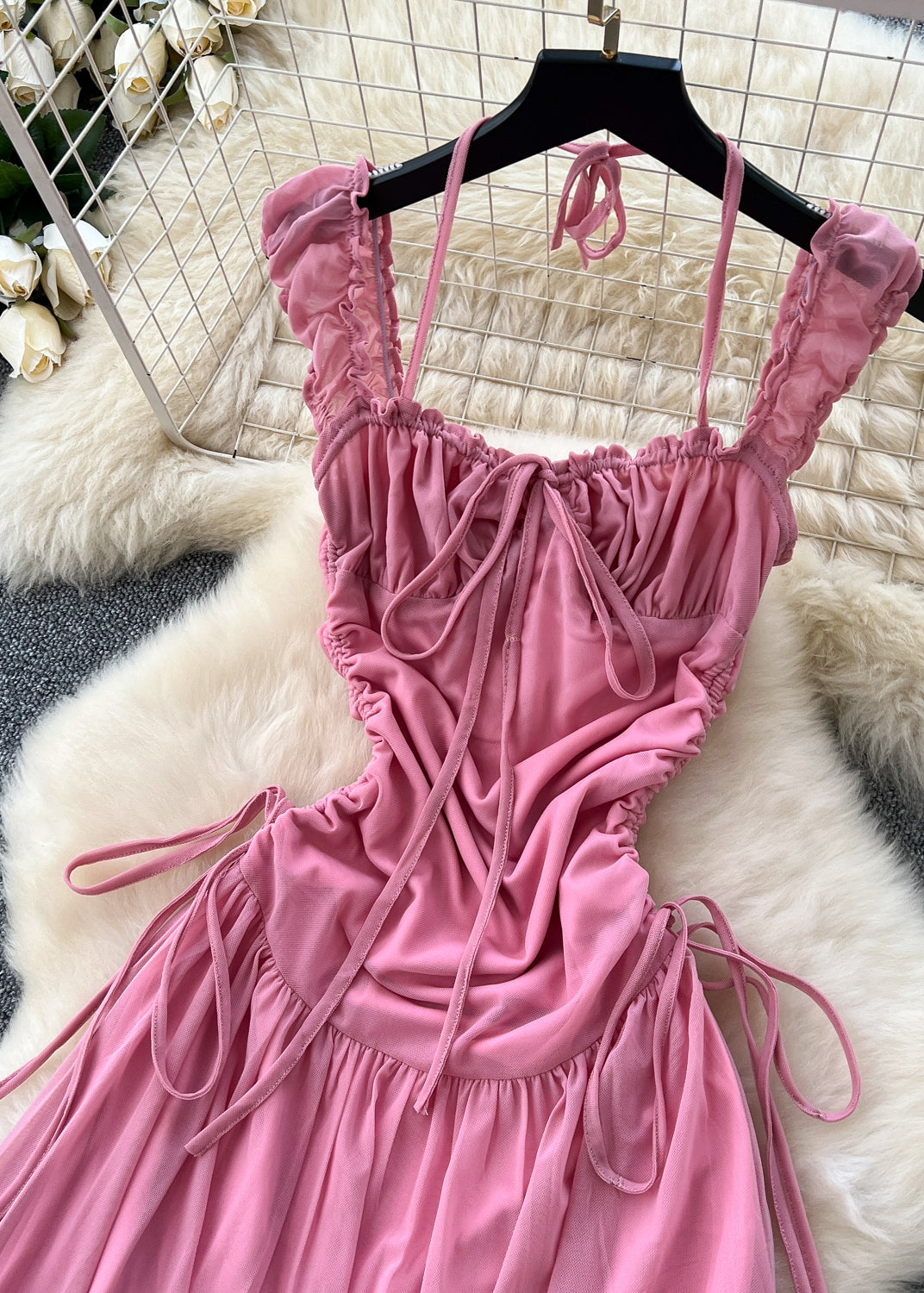 Effortlessly Elegant Dress with a Timeless Design