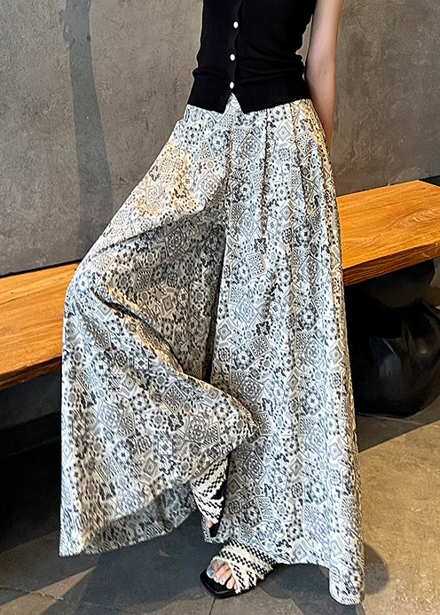 Classic Vintage Pants with a Flattering Fit