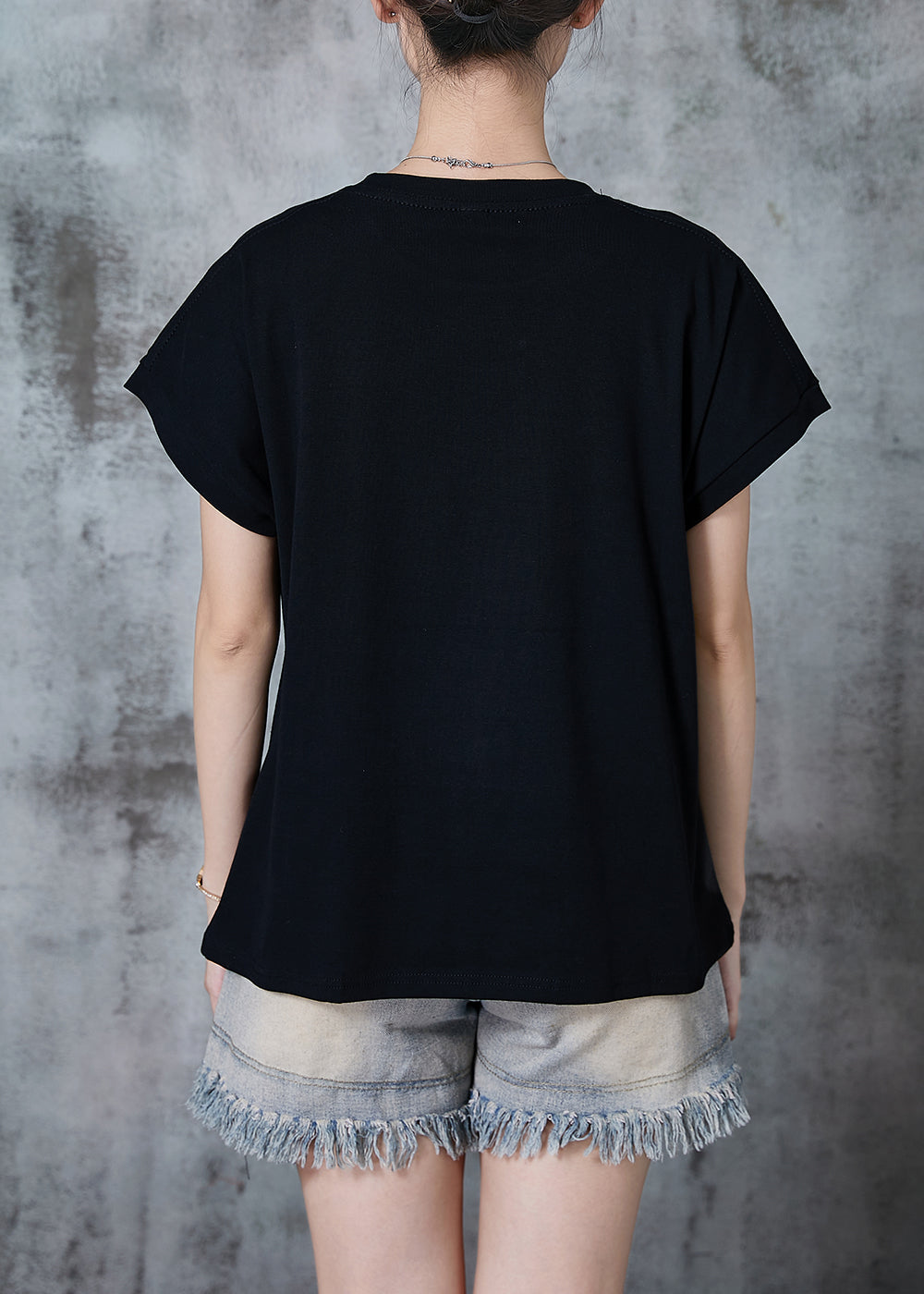 Effortlessly Elegant Top with a Timeless Design