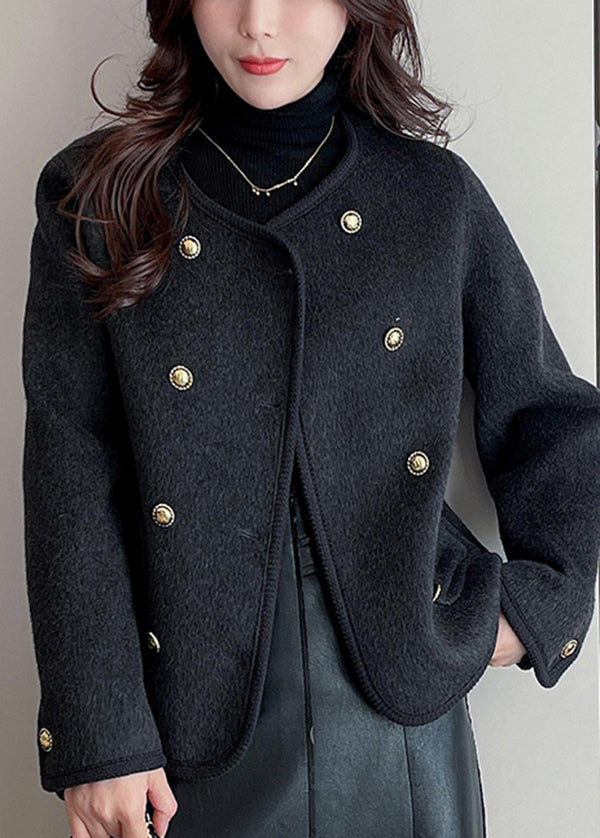 Elegantly Styled Coat for Everyday Wear