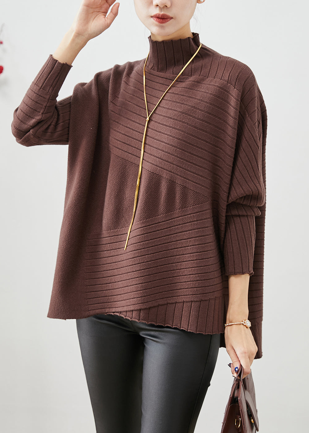 Well Tailored Sweater with a Graceful Silhouette