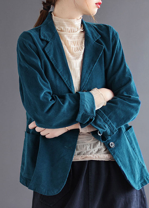 Well Tailored Coat with a Graceful Silhouette