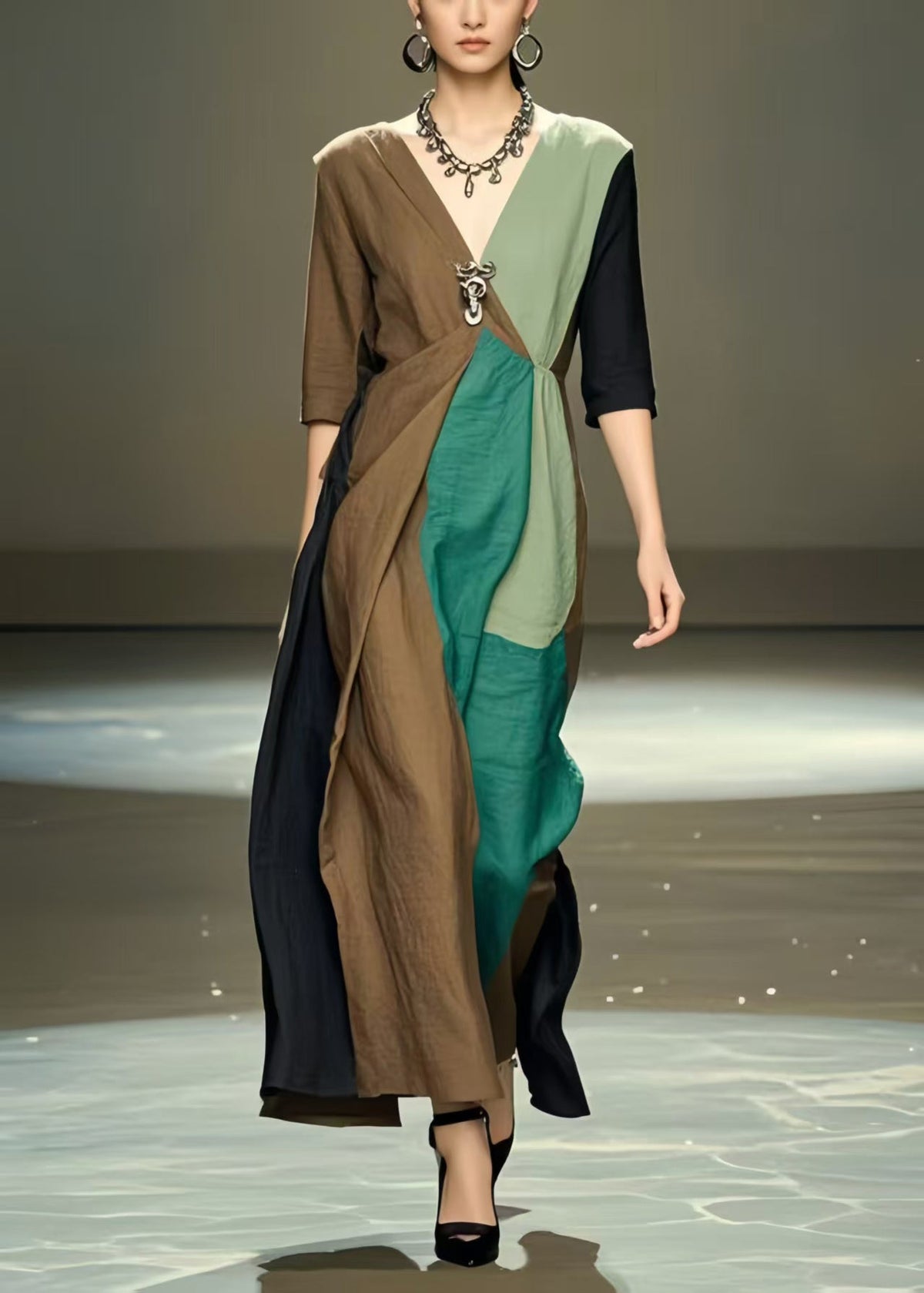 Gracefully Styled Dress for Any Occasion