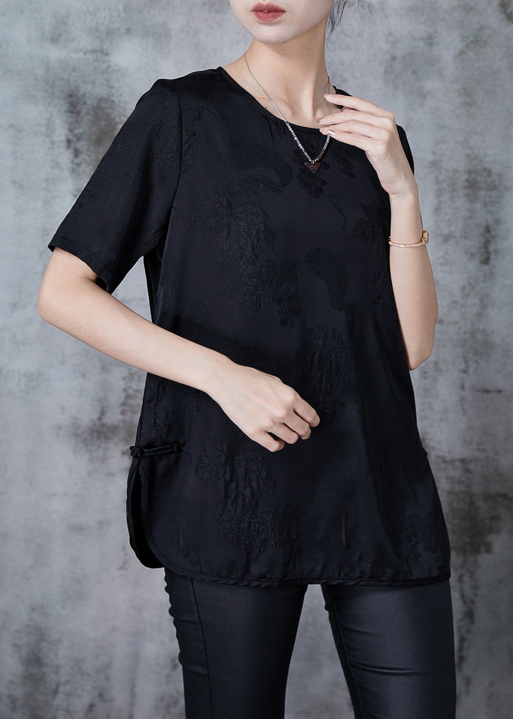 Polished Top with an Effortless Classic Look