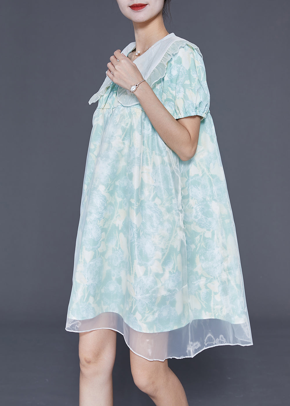 Gracefully Styled Dress for Any Occasion