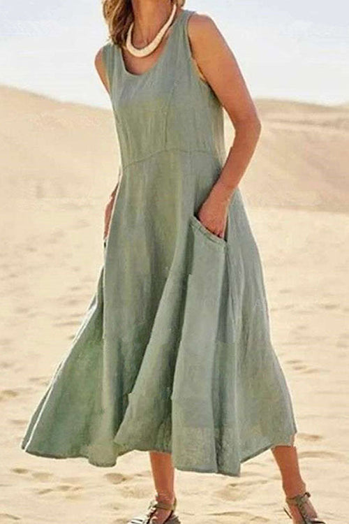 Sophisticated Dress with a Clean Classic Look