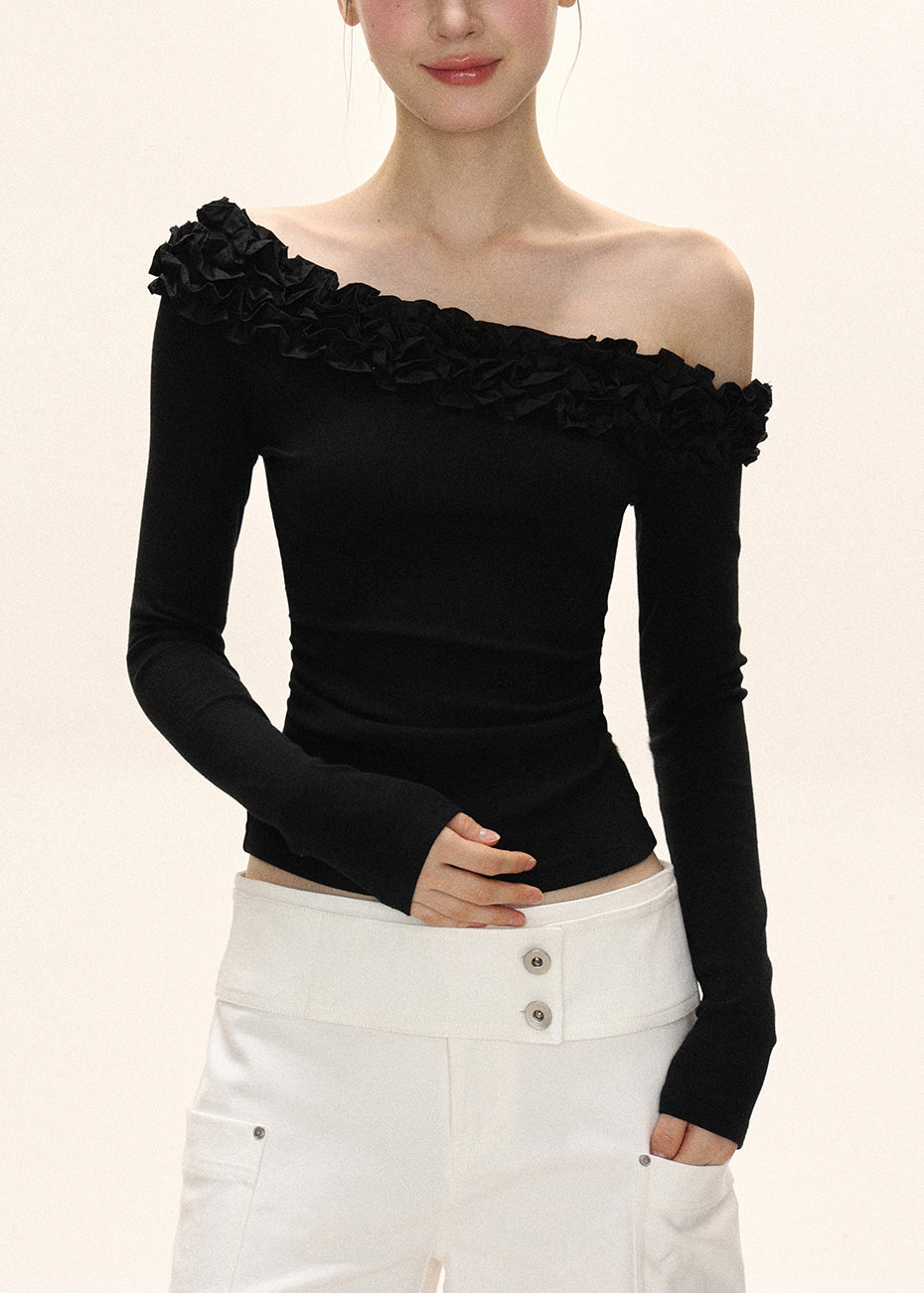 Effortlessly Elegant Top with a Timeless Design