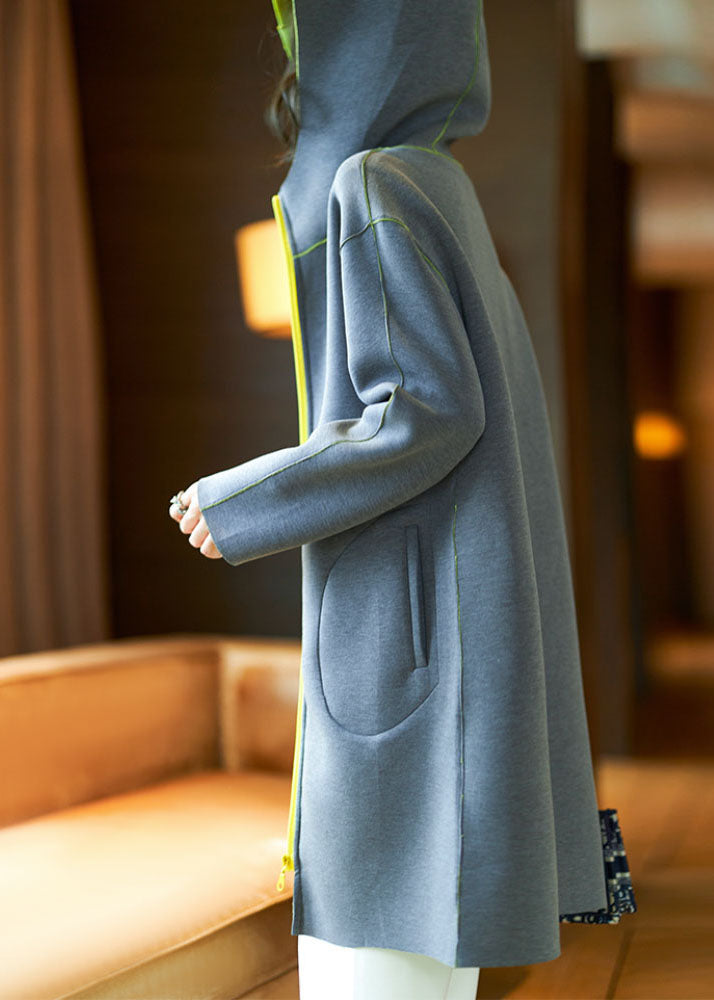 Well Tailored Coat with a Graceful Silhouette