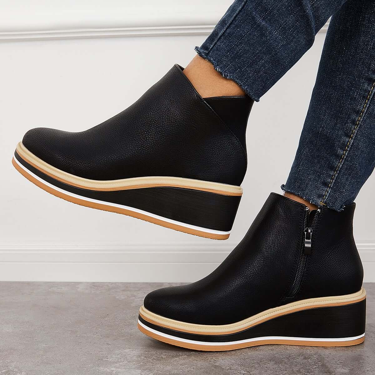 Classic Orthopedic Sneakers with Timeless Style