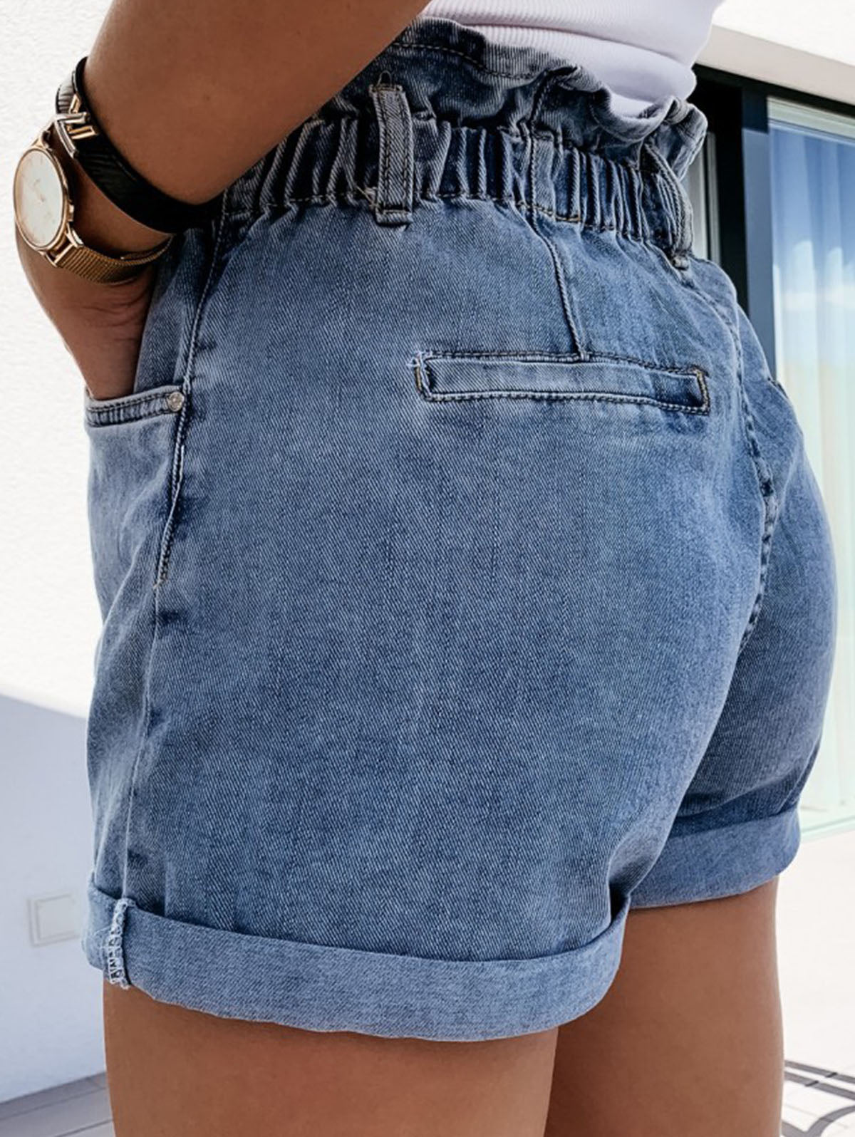 Sophisticated Garment with a Clean Classic Look
