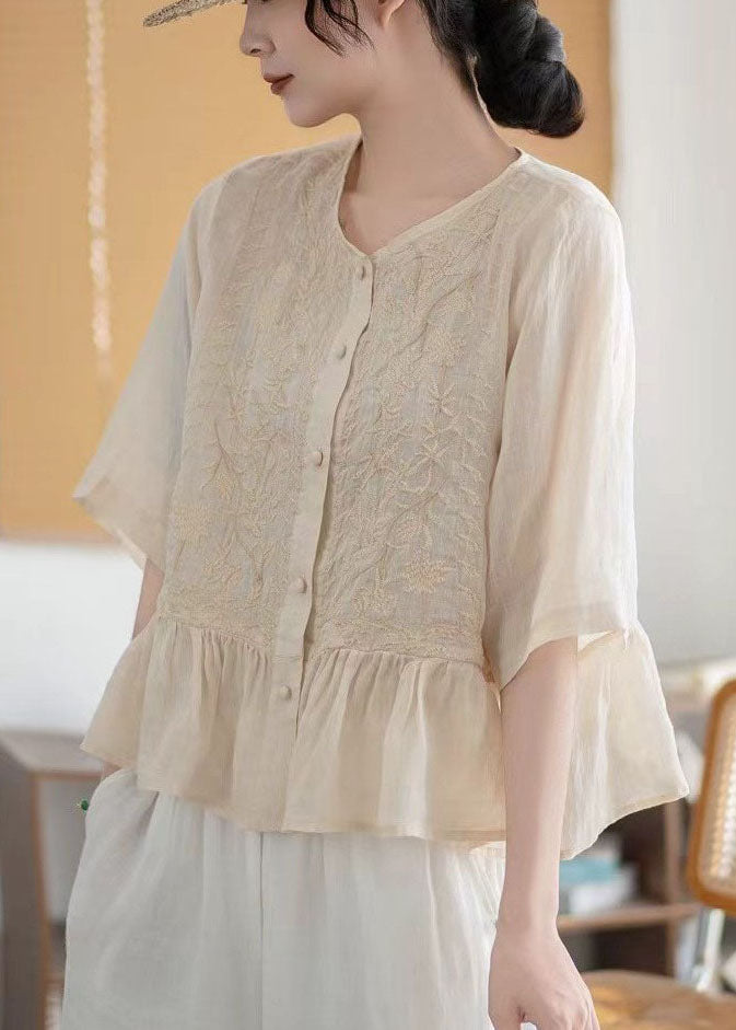 Well Tailored Blouse with a Graceful Silhouette
