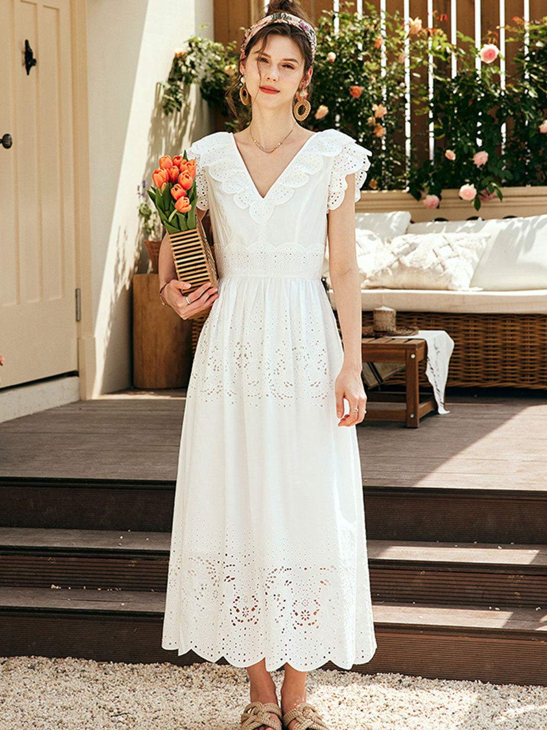 Effortlessly Elegant Dress with a Timeless Design