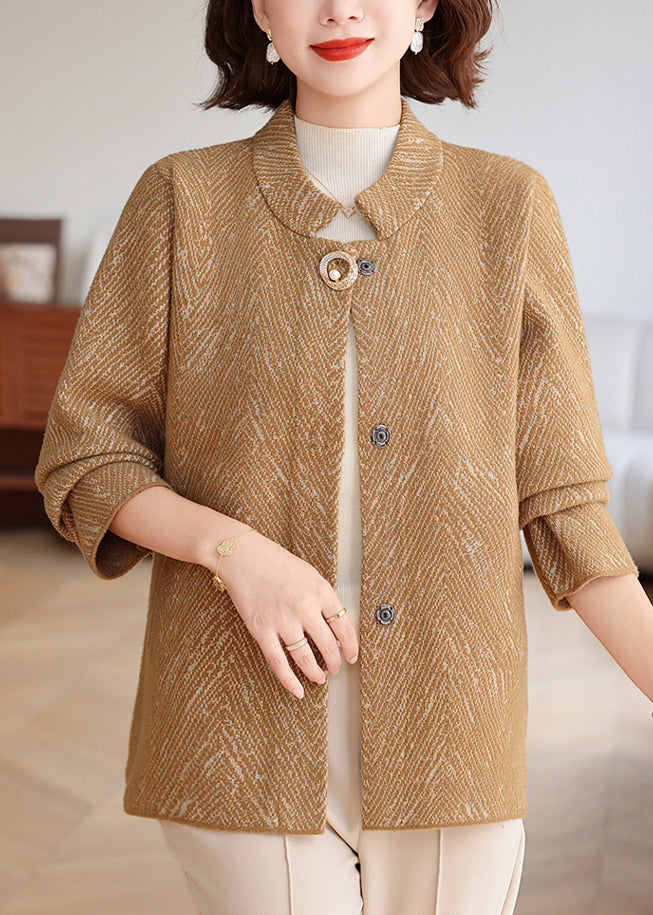 Gracefully Styled Coat for Any Occasion