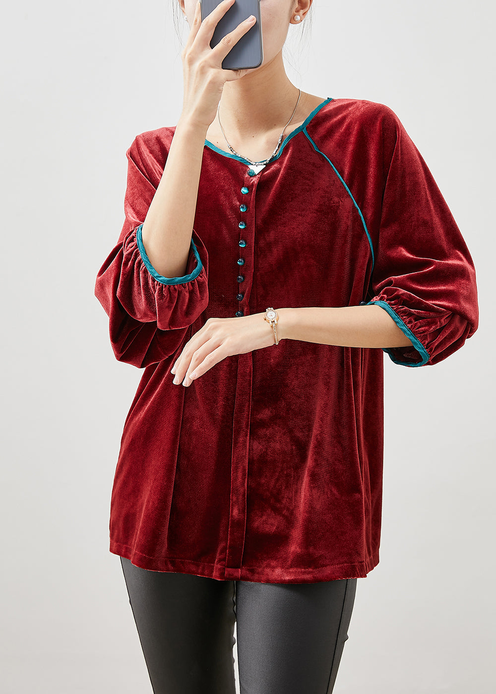 Classic Vintage Blouse with a Flattering Fit
