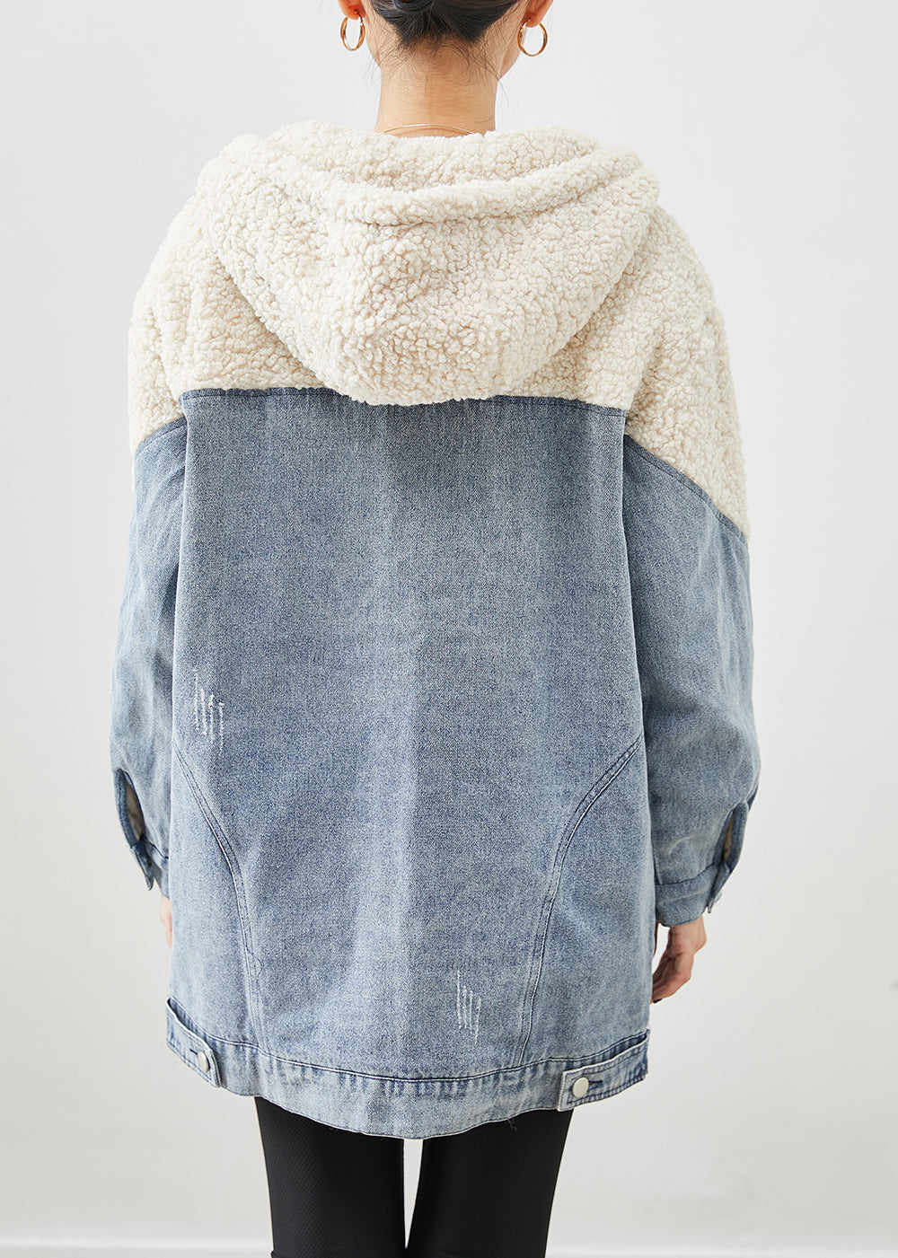 Effortlessly Elegant Jacket with a Timeless Design