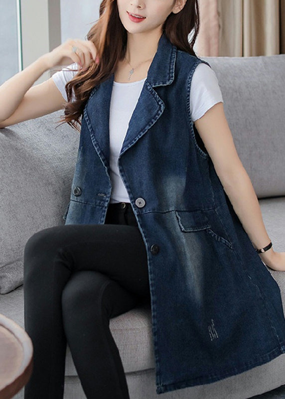 Classic Vintage Coat with a Flattering Fit