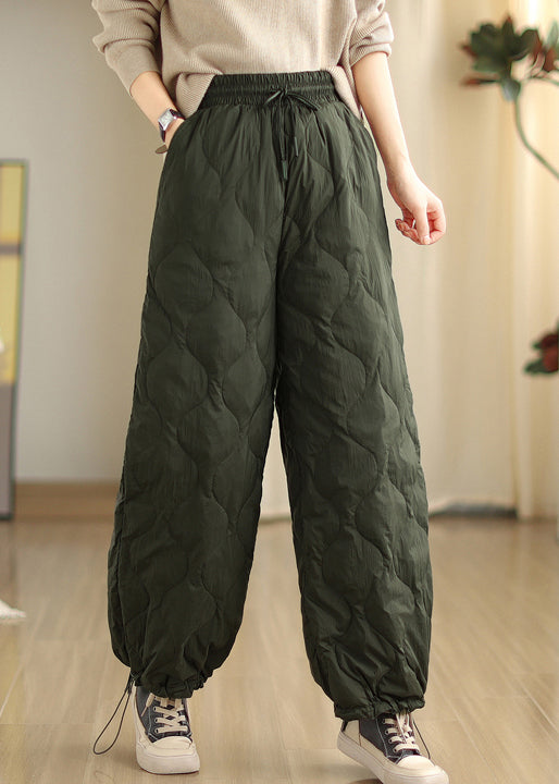 Effortlessly Elegant Pants with a Timeless Design