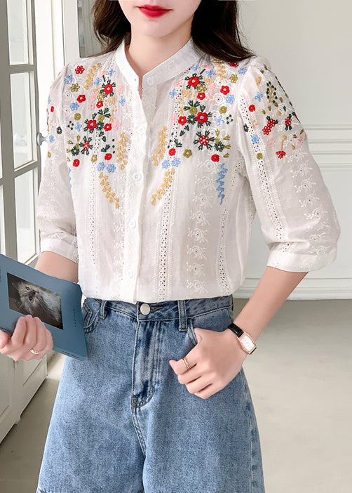 Effortlessly Elegant Blouse with a Timeless Design