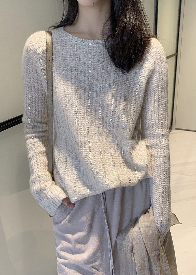 Well Tailored Sweater with a Graceful Silhouette