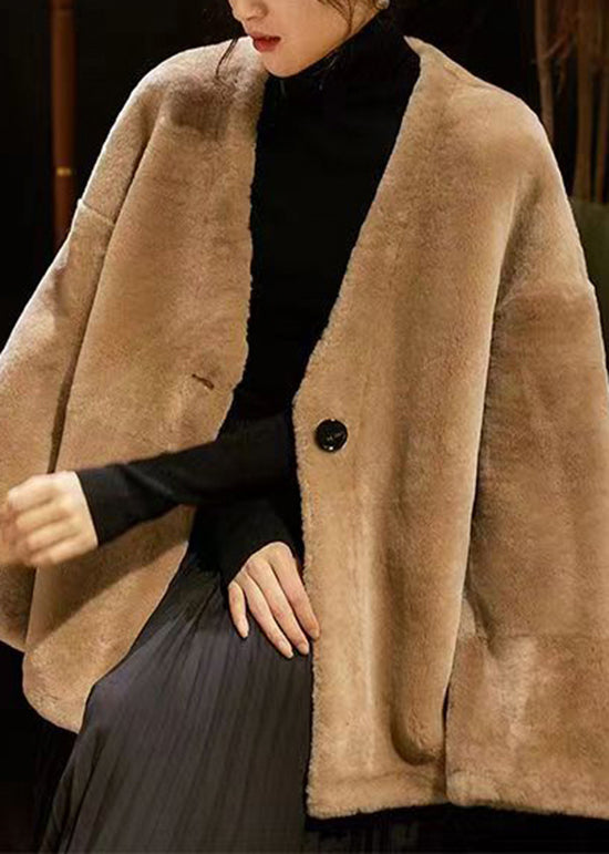Well Tailored Coat with a Graceful Silhouette