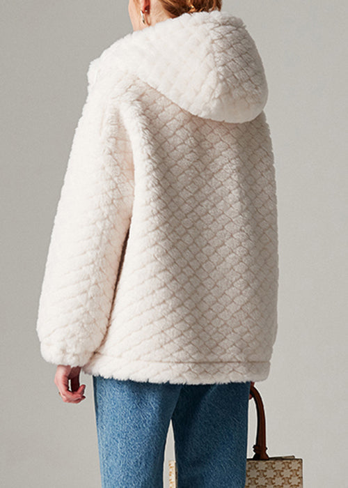 Beautifully Finished Coat in a Timeless Design
