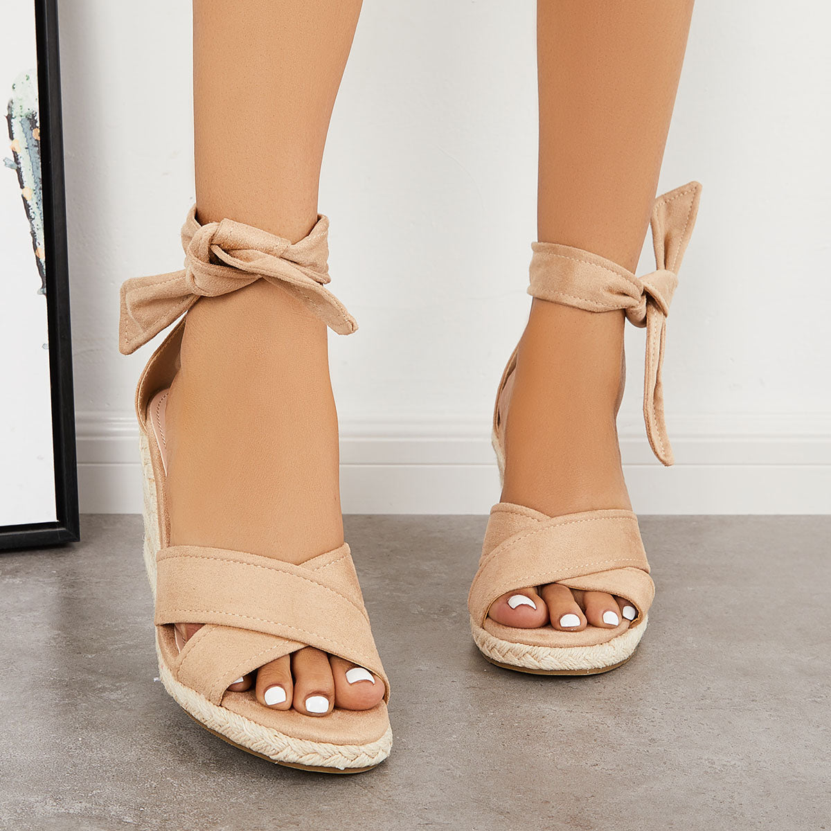 Graceful Orthopedic Sandals for Modern Look
