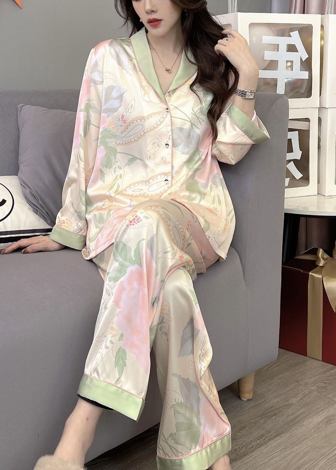 Finely Styled Garment with a Classic Vintage Look