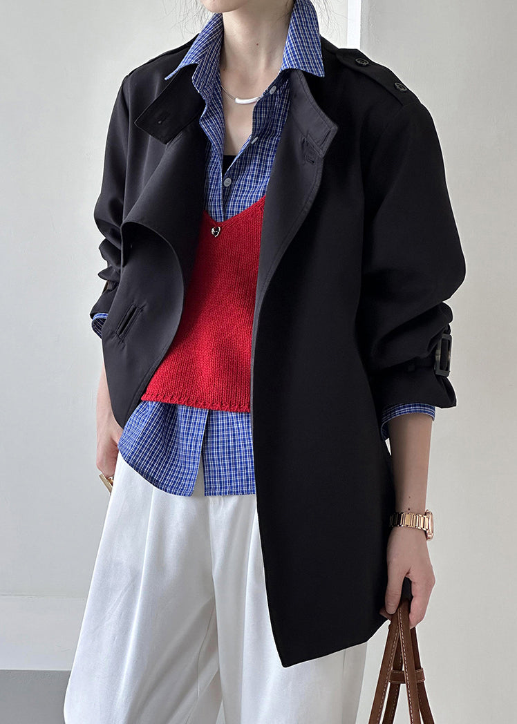 Well Tailored Coat with a Graceful Silhouette
