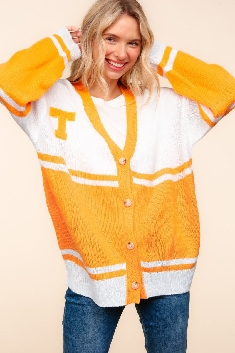 Well Tailored Cardigan with a Graceful Silhouette